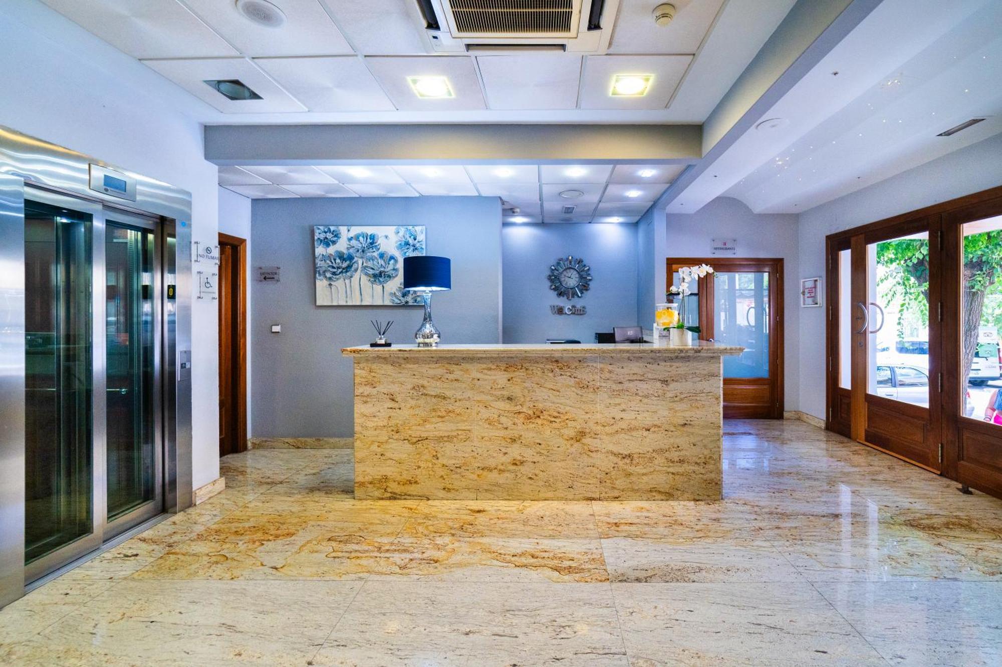Hotel Puerta De Cazorla Luaran gambar