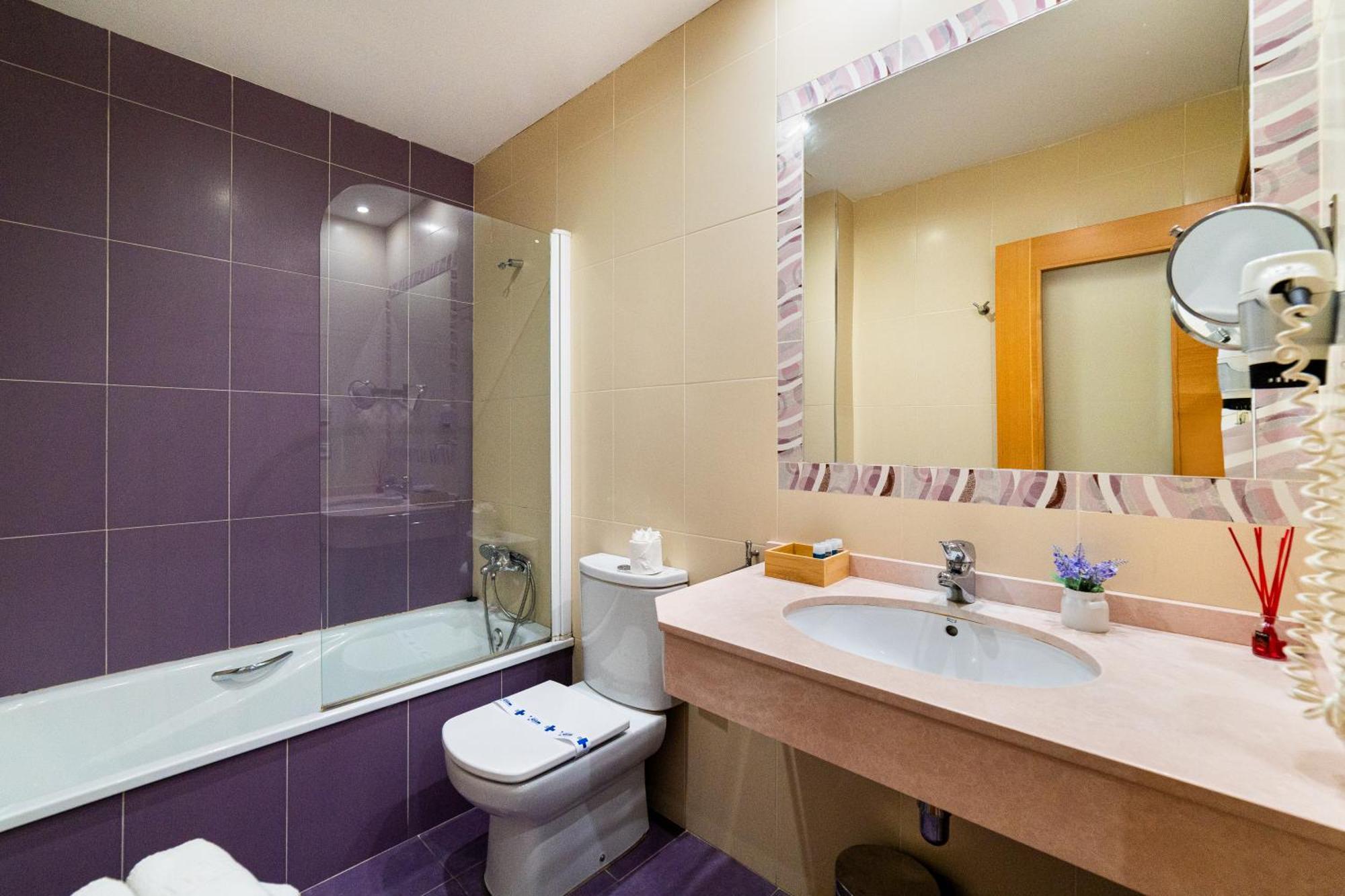 Hotel Puerta De Cazorla Luaran gambar