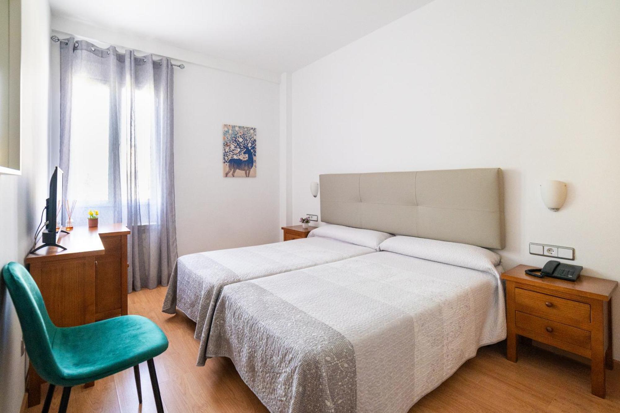 Hotel Puerta De Cazorla Luaran gambar